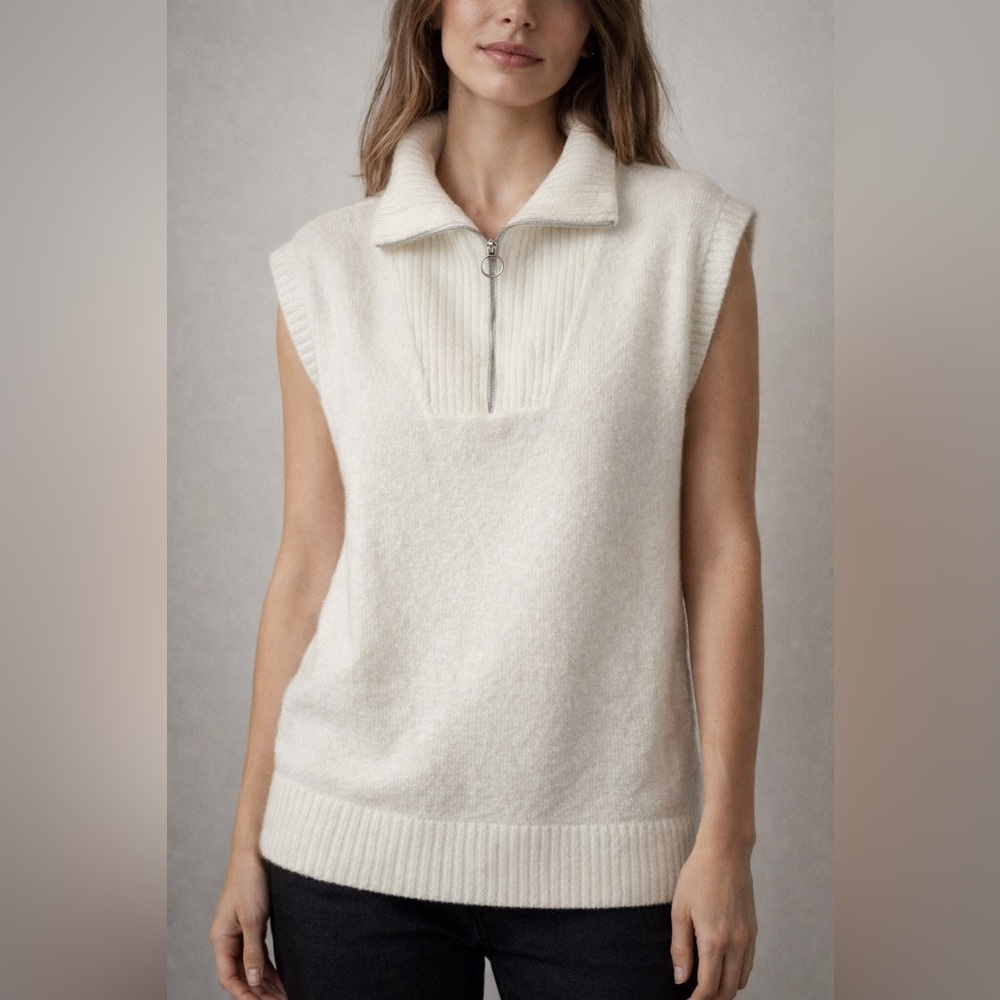 Womance plush White Sweater Vest o ring zipper size small